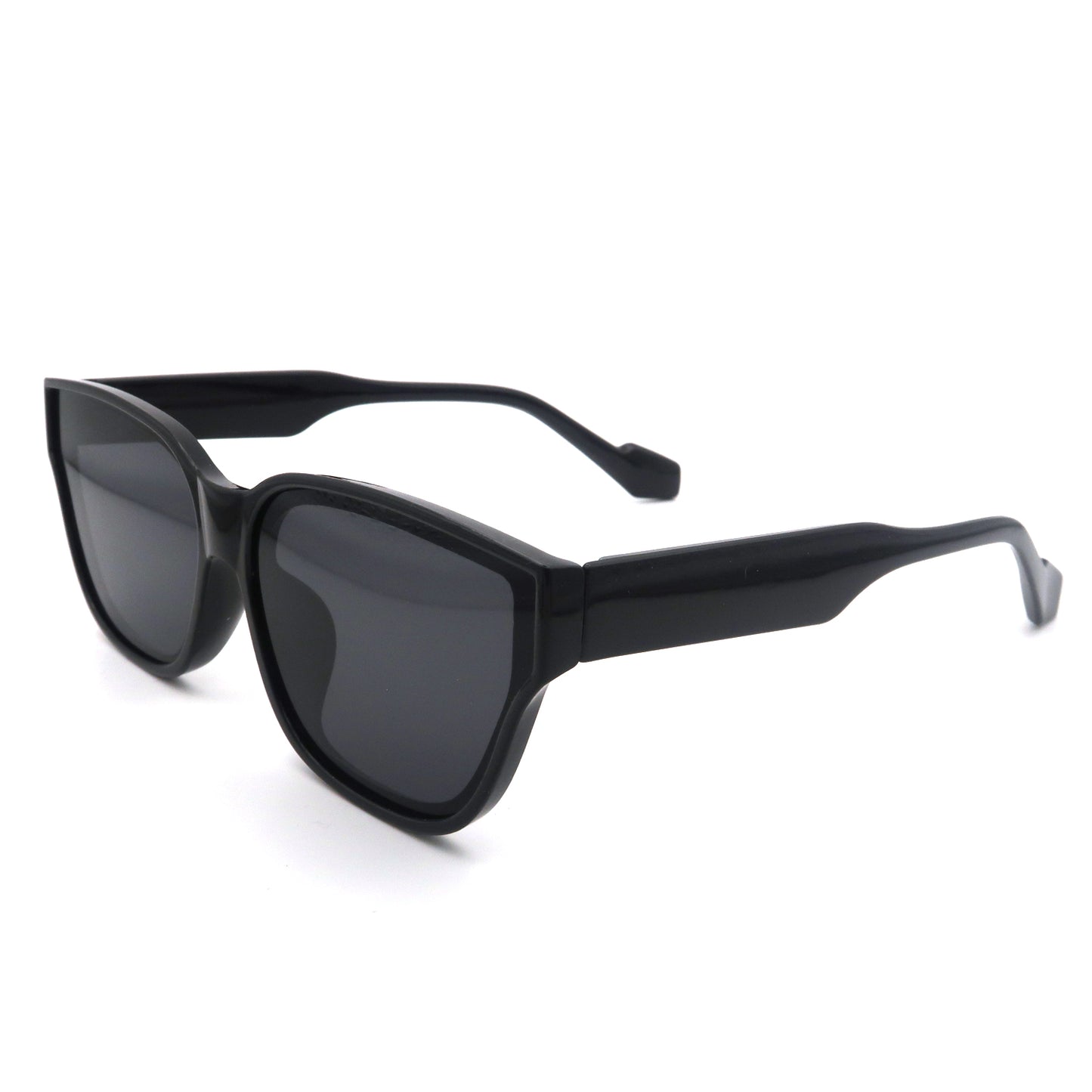 #2481 Expertly designed Men sunglasses with sophisticated frames and vibrant UV-protected lenses for bold, modern style