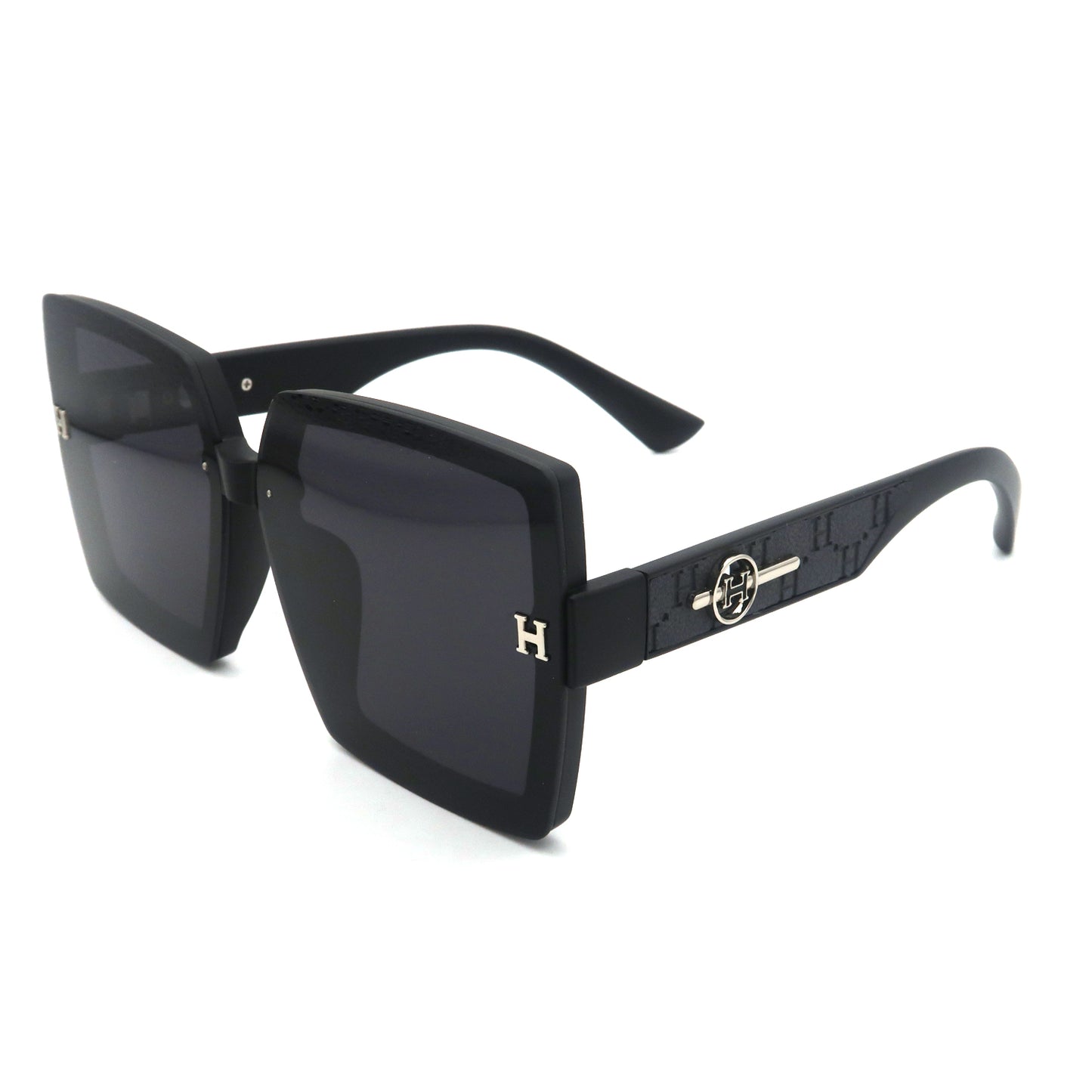 #3018 Expertly designed women's sunglasses with sophisticated frames and vibrant UV-protected lenses for bold, modern style